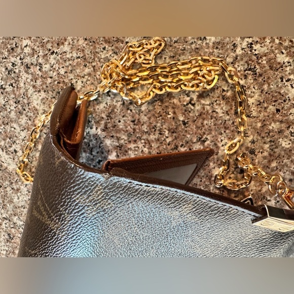 Alexandra Wallet Monogram converted Crossbody - Picture 14 of 17